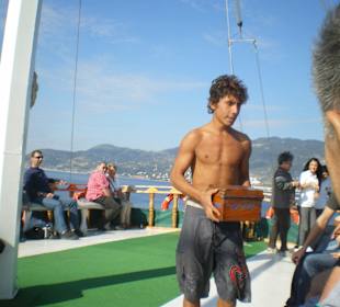 Natürlich lässt er sich entlohnen