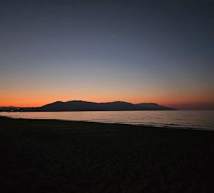 Strand nach Sonnenuntergang
