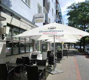 Straßen-Terrasse