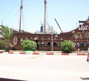 Piratenschiff im Hafen von Sousse