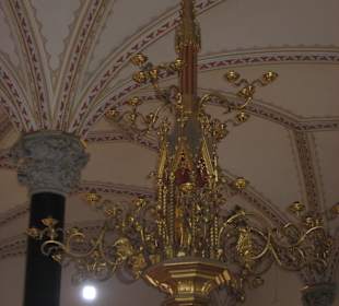 Prachtleuchter an der Decke