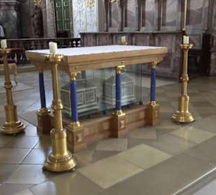 Hofkirche „Unserer Lieben Frau“