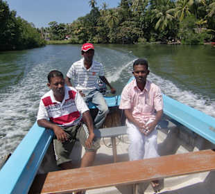 Unser Guide und TUC Tuc Fahrer lassen es sich gut