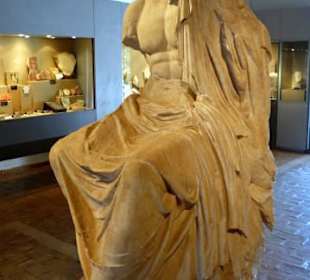 Zeus-statue aus der Villa dei Qintili