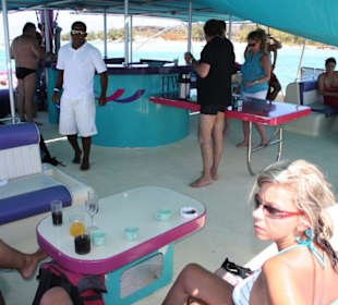 Ausflug mit dem Katamaran Wilson