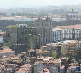 Blick über Porto zur Kathedrale Sé