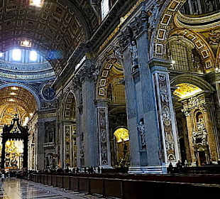 Papstaltar und Seitenschiffe