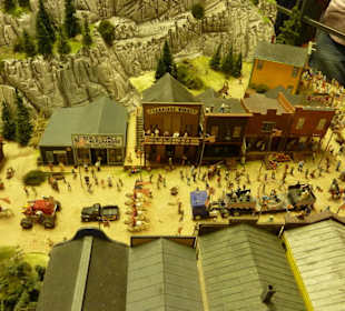 Parade durch Westernstadt