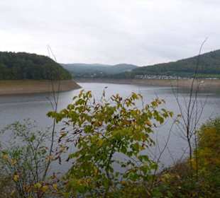 Edersee während einer Trockenperiode
