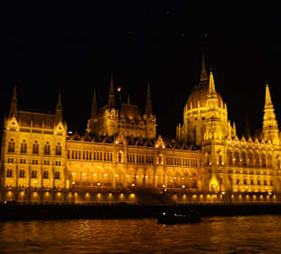 Das Parlament bei Nacht