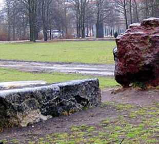 Global Stone Skulpturengruppe