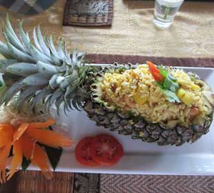 Gefüllte Ananas