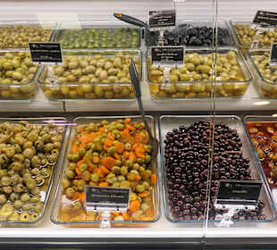 Bummel durch die Markthalle Mercat de l’Olivar
