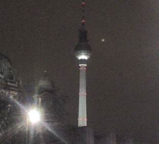 Hotel & Alex bei Nacht