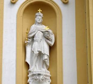 Bamberger Heilige am Portal der Pfarrkirche