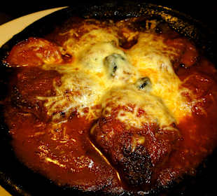 Die Köfte-Platte aus dem Lehmofen