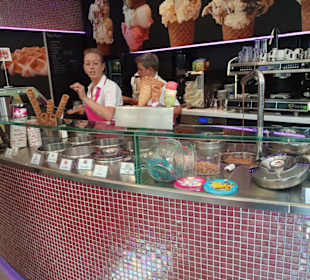 Pinky Ice cream in Maastricht