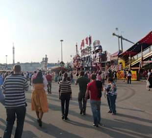 Wiesn, kurz nach Haupteingang