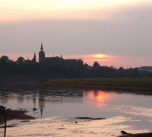 Sonnenuntergang über der Elbe