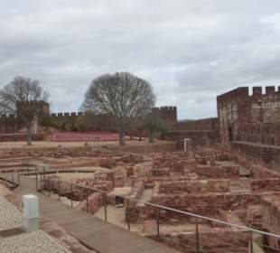 In der Burganlage von Silves