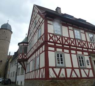 Weiße-Turm-Straße: Teutschhaus und Weißer Turm