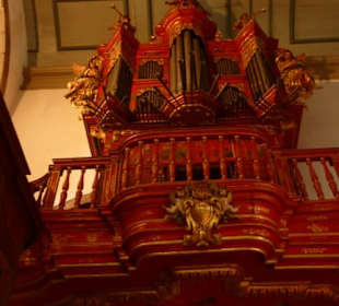 Die „chinesisch“ bemalte Orgel der Sé