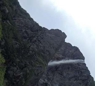 Wasserfall am Binnenfjord