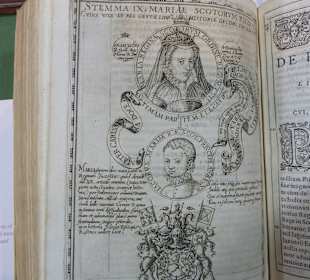 Kostbares Buch