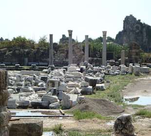 Ausgrabungen an der Straße nach Side