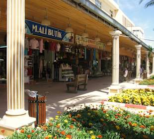 Im Schatten macht Shopping Freude