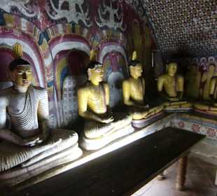 Figuren  im Höhlentempel