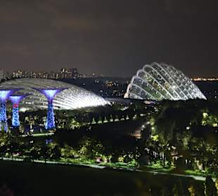 Nachtaufnahme vom Marina Bay Sands