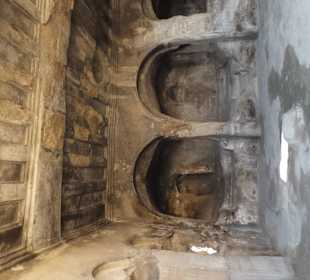 Sklepienia dawnych wydrążonych w skale pomieszczeń