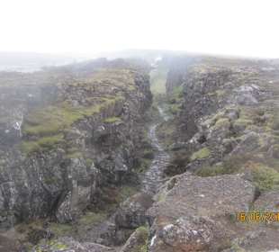 Базальтовый(?)каньон в парке, рядом с Тингом