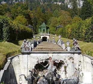 Kaskade mit  Neptunbrunnen