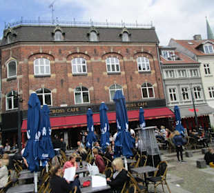 Cross Café & Restaurant