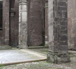 Skulptur Trauernde Eltern