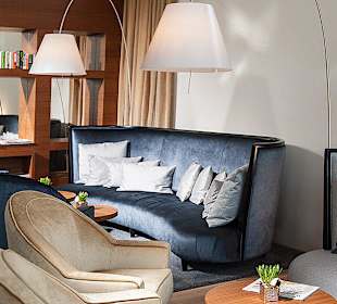 Lounge Rezeption-Barbereich