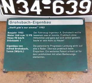 Auto- und Uhrenmuseum - selbstgebautes Auto Erklär