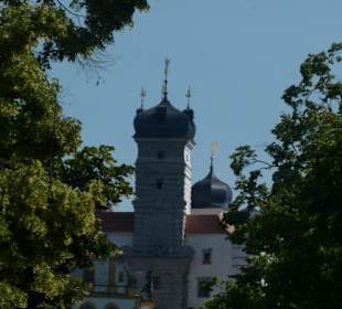 Lindenallee - Blick hoch zum Schloss Schwarzenberg