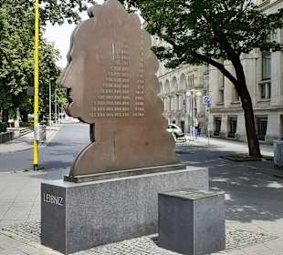 Leibniz-Denkmal