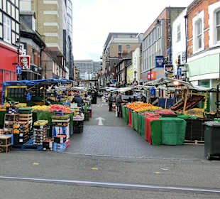 Täglicher Markt neben dem Hotel