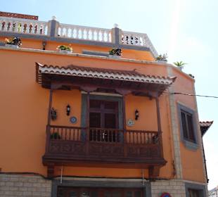 Holzbalkone , typisch für die Häuser