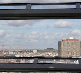 Blick über Berlin durch das Kuppelglas