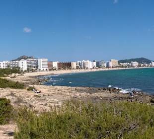 Blick vom Castell auf die Bucht von Cala Millor