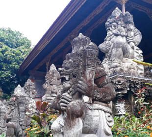 Puri Saren Agung