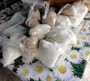 Das Maniokmehl kann man käuflich erwerben