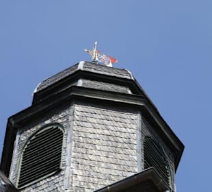 Der Turm mit der hessischen Flagge