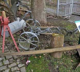 Pflüge im Mühlenhof Freilichtmuseum