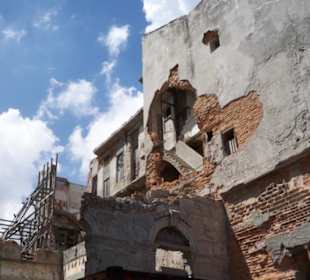 Häuserzerfall am Malecón